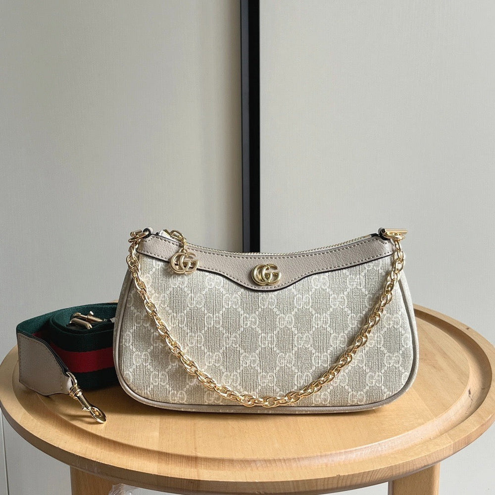 Gucci GG Supreme