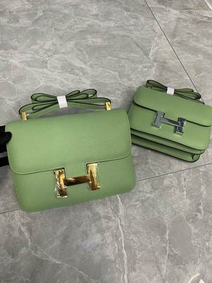Hermès Constance